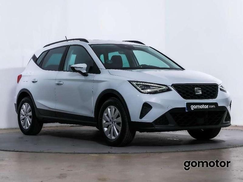 Usado Seat Arona Style 95 CV (69 kW) 2025 Blanco SUV