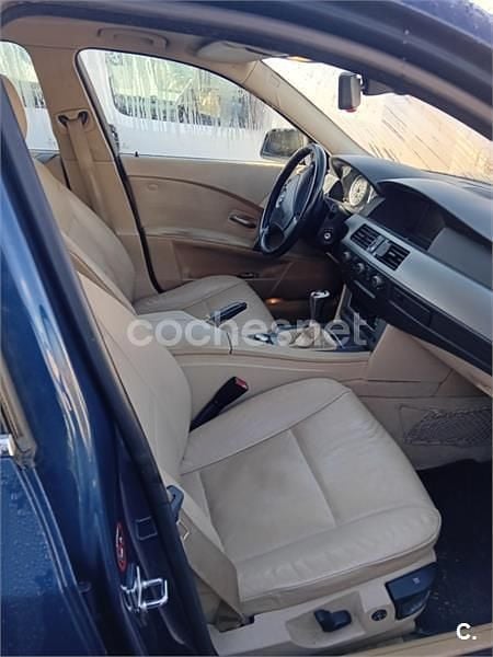 Usado BMW 520 170 CV (125 kW) 2005 Azul Berlina
