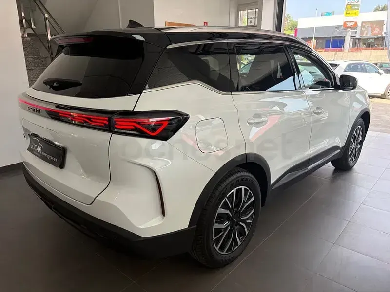 Usado Ebro s700 Luxury 347 CV (255 kW) 2025 Blanco SUV