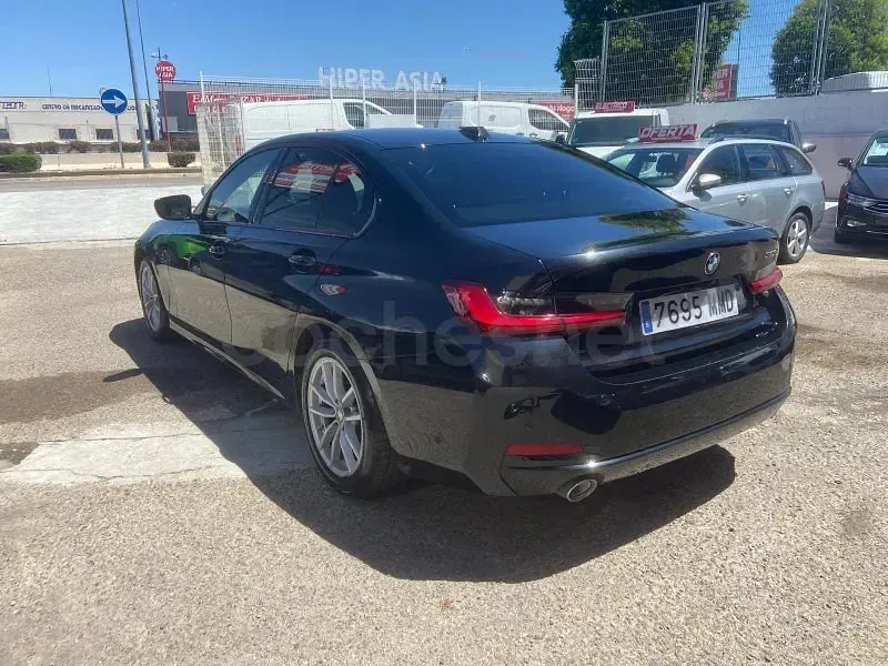 Usado BMW 318 150 CV (110 kW) 2023 Gris / plata Berlina