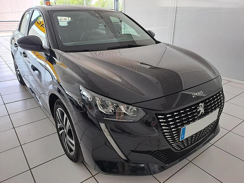 Negro Usado 2023 Peugeot 208 Active Utilitario | 16.920 € (Un poco caro) - Imagen 1/4