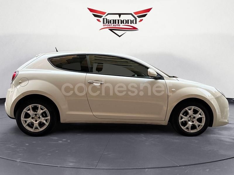 Usado Alfa Romeo GT Junior 78 CV (57 kW) 2008 Blanco Berlina