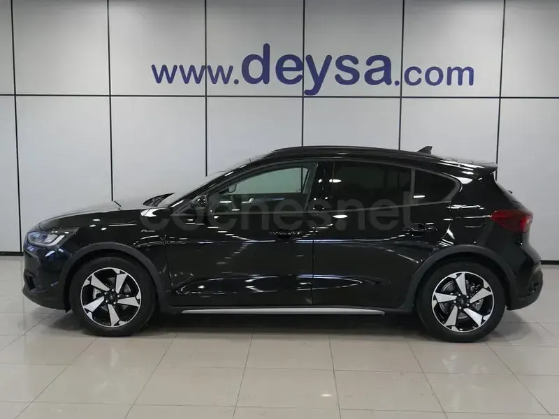 Usado Ford Focus Active X 125 CV (91 kW) 2025 Negro Berlina