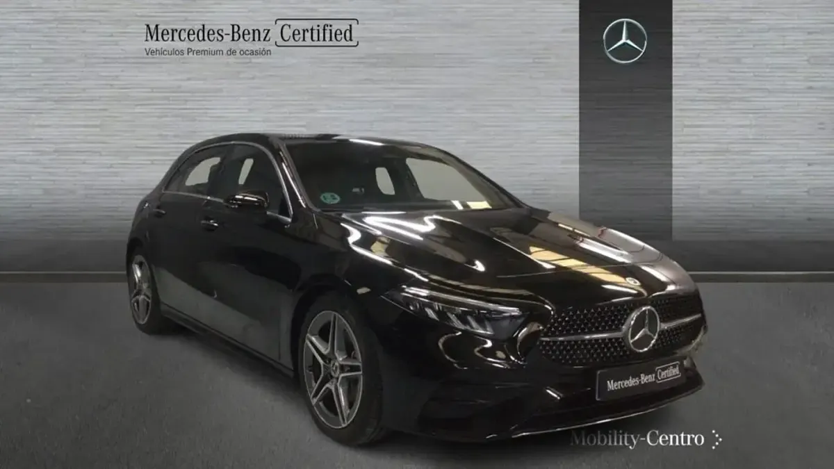 Usado Mercedes A200 AMG line 150 CV (110 kW) 2024 Negro noche
