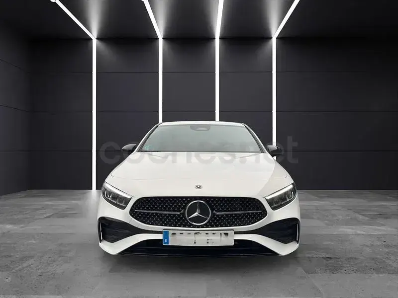 Usado Mercedes A180 136 CV (100 kW) 2025 Blanco Berlina