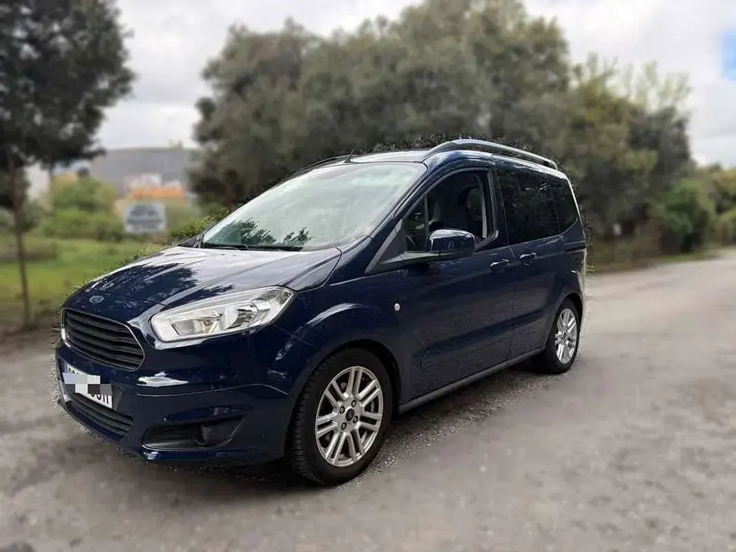 Usado Ford Tourneo Titanium 102 CV (75 kW) 2015 Azul Van
