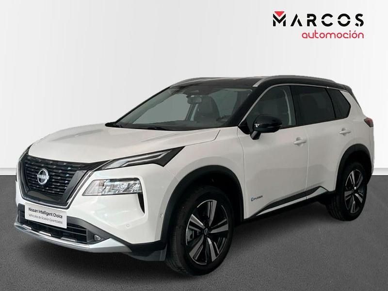 Lunar white + galaxy black Nuevo 2025 Nissan X-Trail Tekna SUV | 39.900 € (Precio justo) - Imagen 1/4