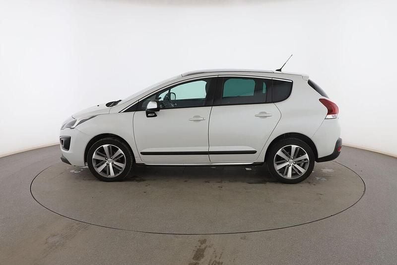 Usado Peugeot 3008 Allure 120 CV (88 kW) 2016 Blanco SUV