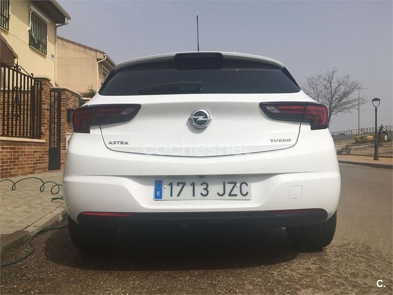 Brugt Opel Astra Dynamic 150 HK (110 kW) 2017 Hvid Sedan