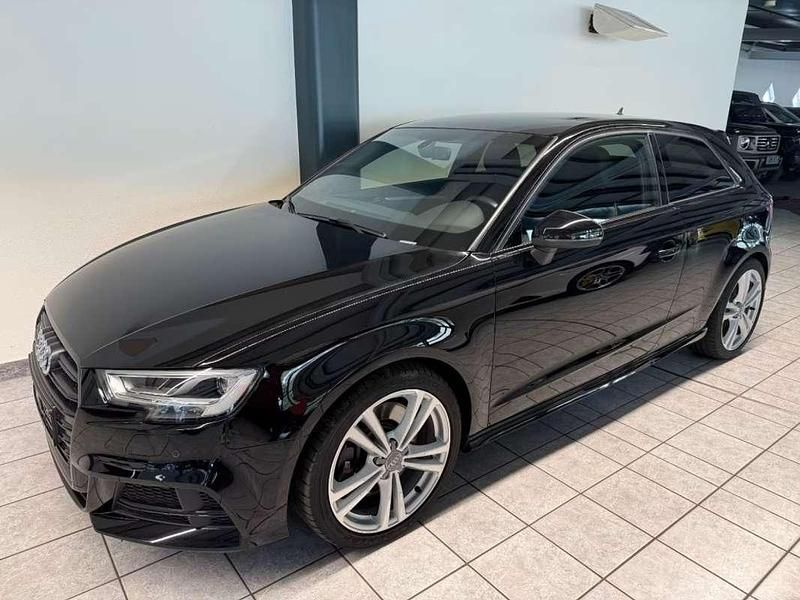 Negro Usado 2018 Audi A3 Exclusive Utilitario | 29.900 € (Un poco caro) - Imagen 1/4