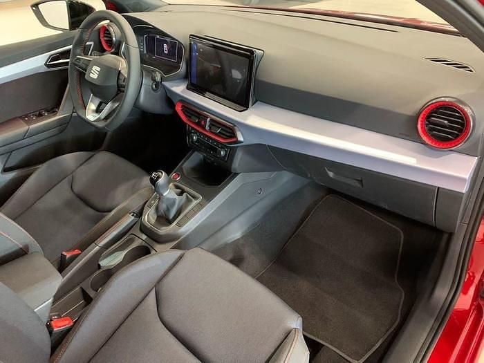 Usado Seat Ibiza FR 110 CV (80 kW) 2024 Rojo Utilitario