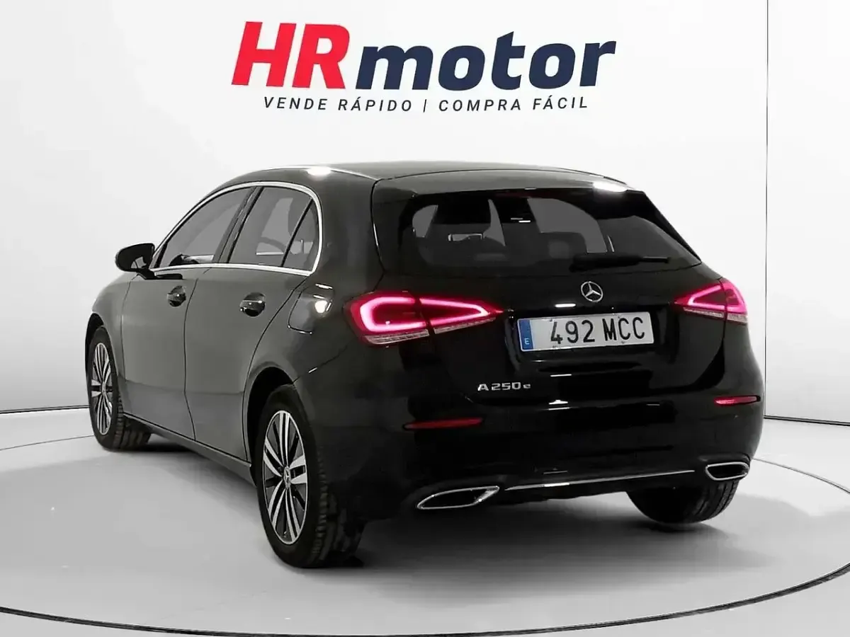 Usado Mercedes A250 218 CV (160 kW) 2022 Negro Berlina