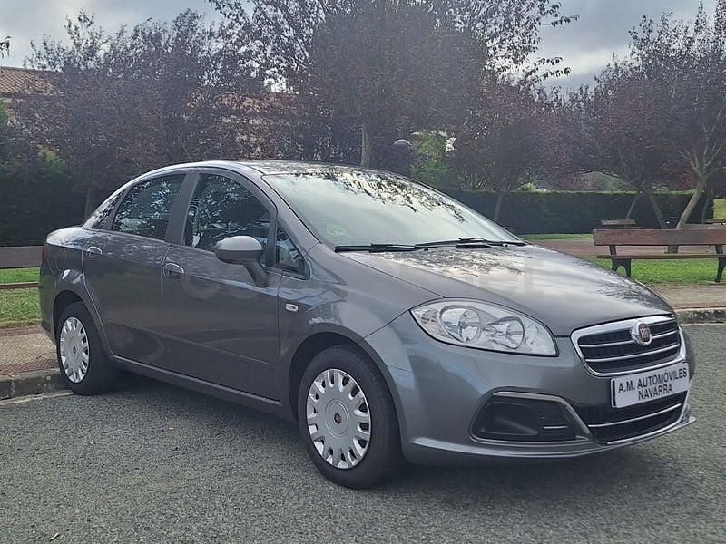 Usado Fiat Linea 95 CV (69 kW) 2014 Gris / plata Berlina