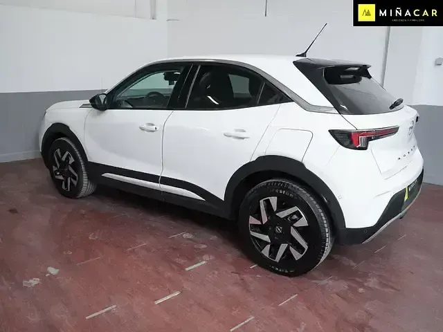 Usado Opel Mokka Business Elegance 131 CV (96 kW) 2022 Blanco SUV