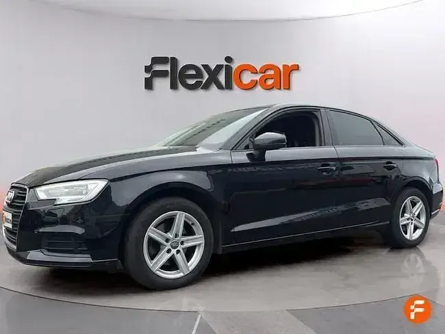 Usado Audi A3 116 CV (85 kW) 2018 Negro Berlina