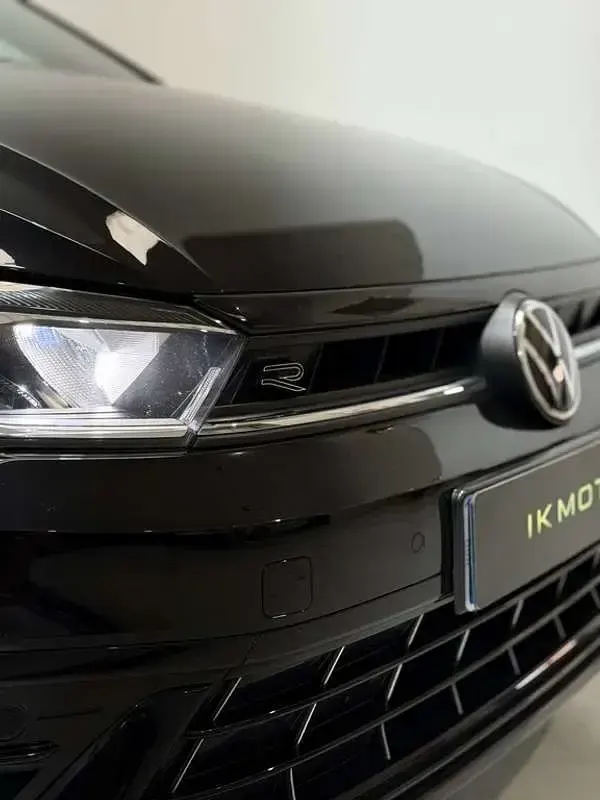Usado VW Polo R-line 95 CV (69 kW) 2022 Negro Utilitario