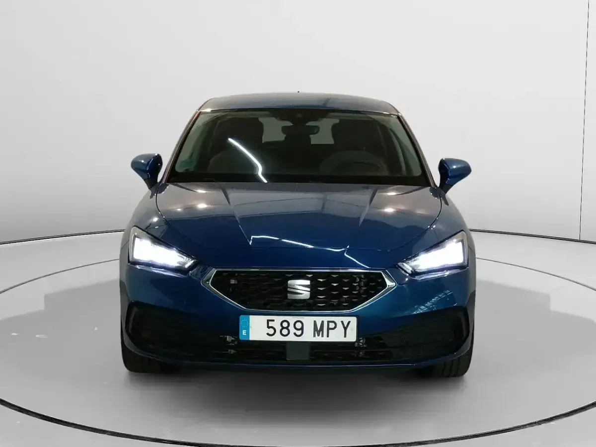 Usado Seat Leon Style 110 CV (80 kW) 2024 Azul Berlina