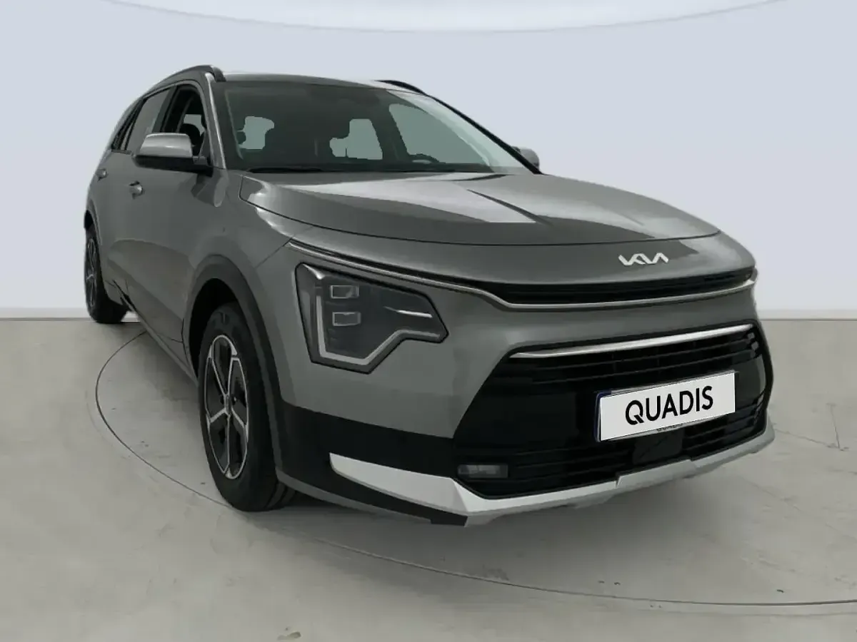 Usado Kia Niro 129 CV (94 kW) 2025 Gris SUV