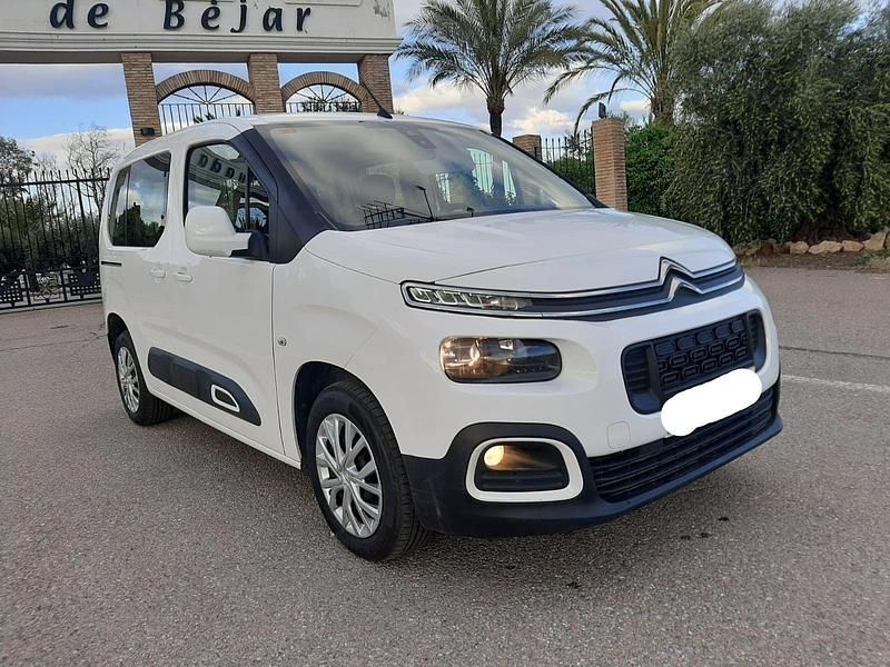 Usado Citroën Berlingo Feel 100 CV (73 kW) 2020 Blanco Monovolumen