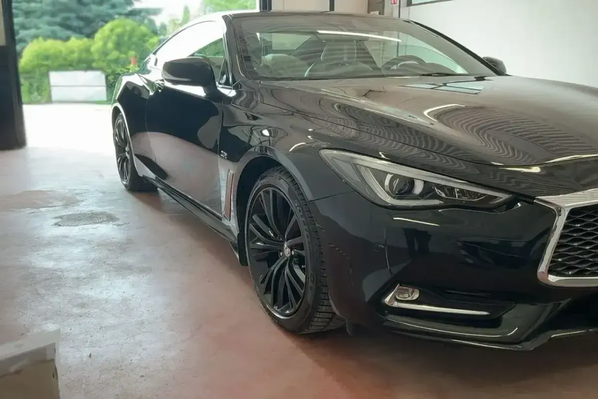 Usado Infiniti Q60 Sport Tech 211 CV (155 kW) 2017 Negro Coupe