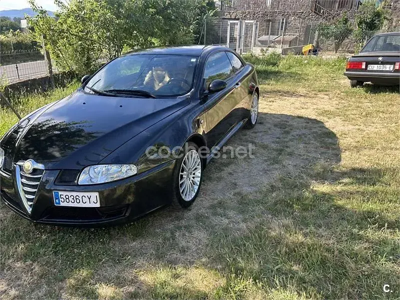 Usado Alfa Romeo GT Distinctive 150 CV (110 kW) 2004 Negro Coupe