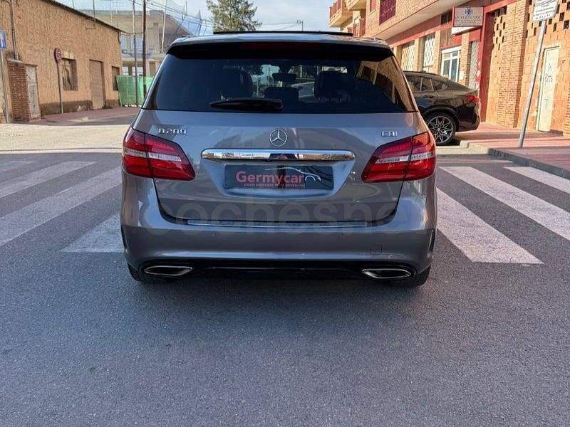 Usado Mercedes B200 AMG 136 CV (100 kW) 2015 Gris / plata Monovolumen