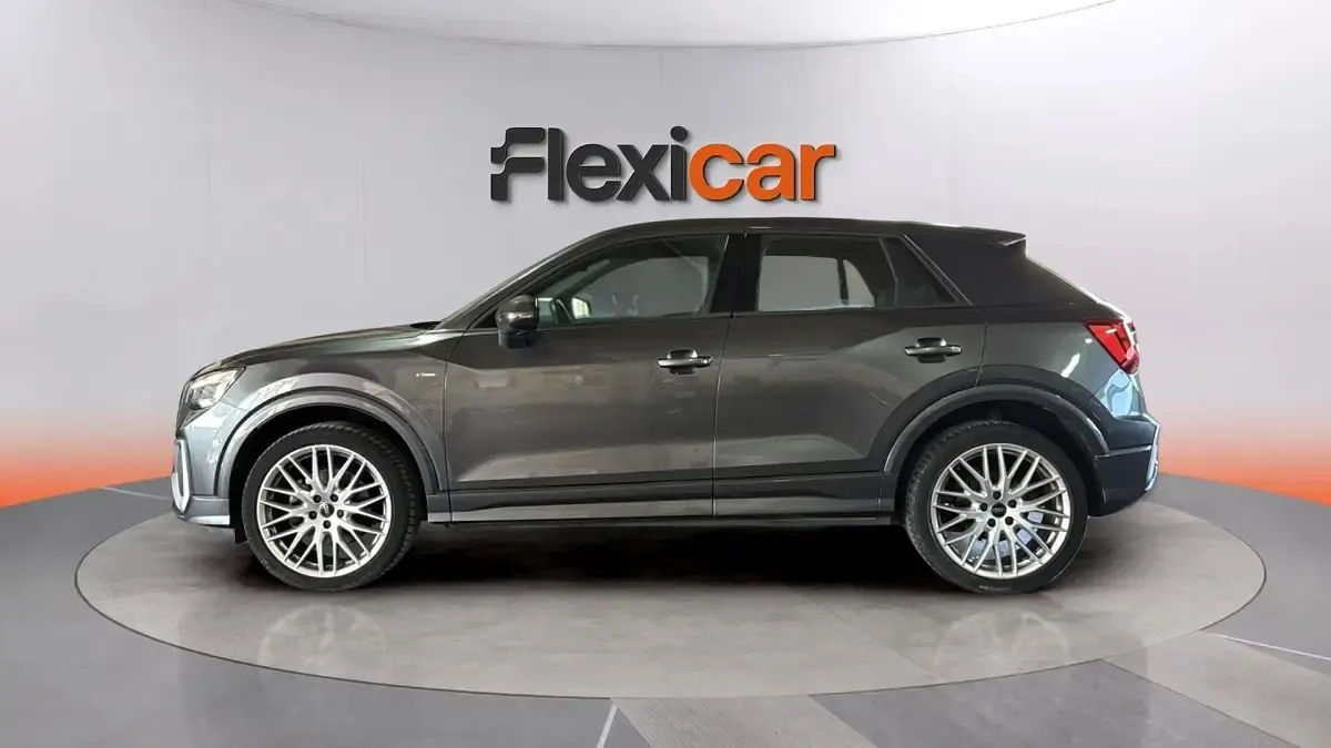 Usado Audi Q2 S-Line 150 CV (110 kW) 2024 Gris SUV