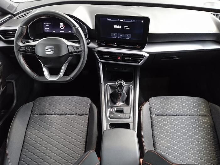 Usado Seat Leon FR 116 CV (85 kW) 2025 Rojo