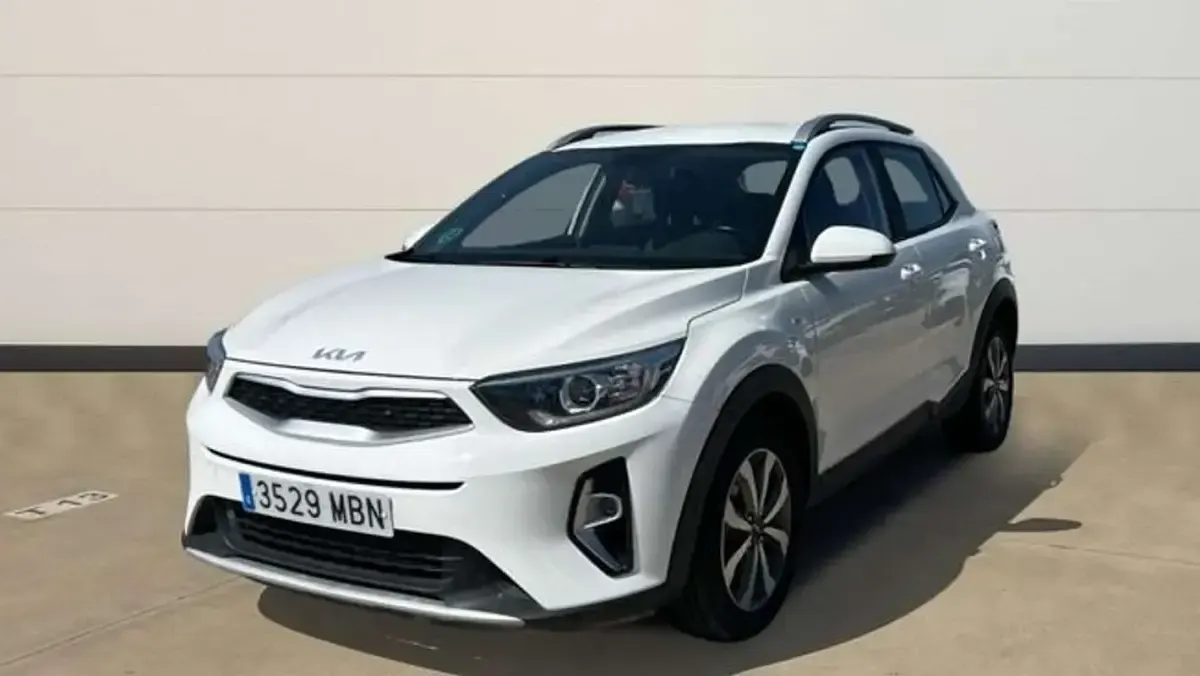 Usado Kia Stonic 84 CV (61 kW) 2022 Blanco SUV
