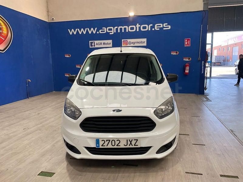 Usado Ford Tourneo Courier Ambiente 95 CV (69 kW) 2017 Blanco Monovolumen