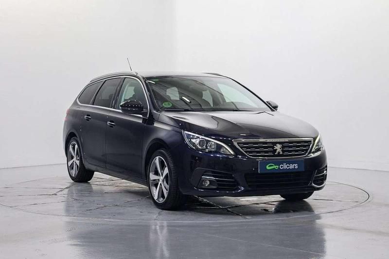 Usado Peugeot 308 SW Allure 131 CV (96 kW) 2018 Azul Familiar