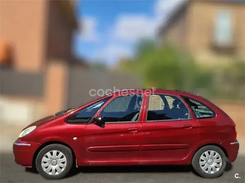 Usado Citroën Xsara Picasso Exclusive 110 CV (80 kW) 2009 Granate Monovolumen