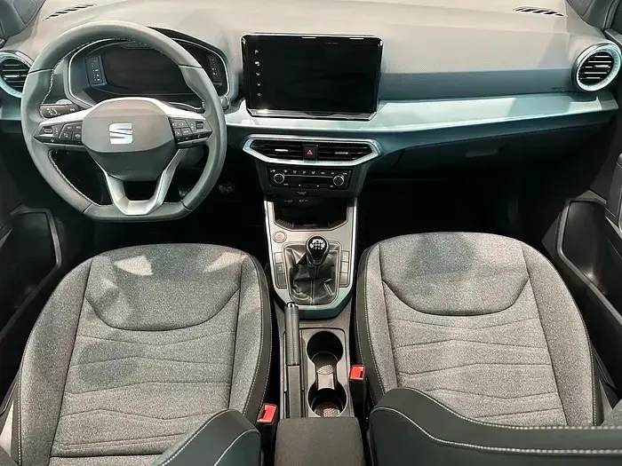 Usado Seat Arona Xperience 115 CV (84 kW) 2025 Gris SUV