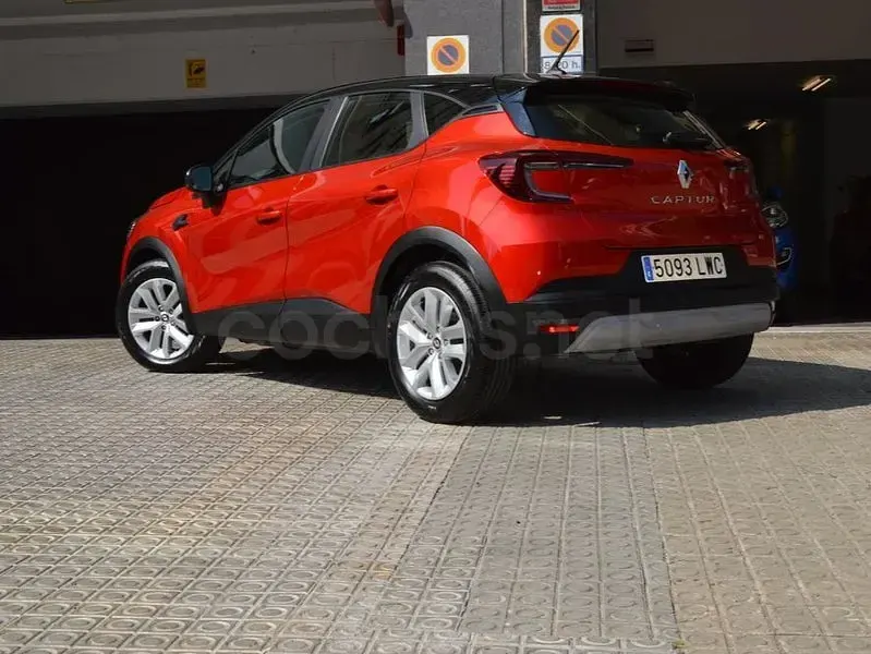 Usado Renault Captur Intens 140 CV (102 kW) 2022 Rojo SUV