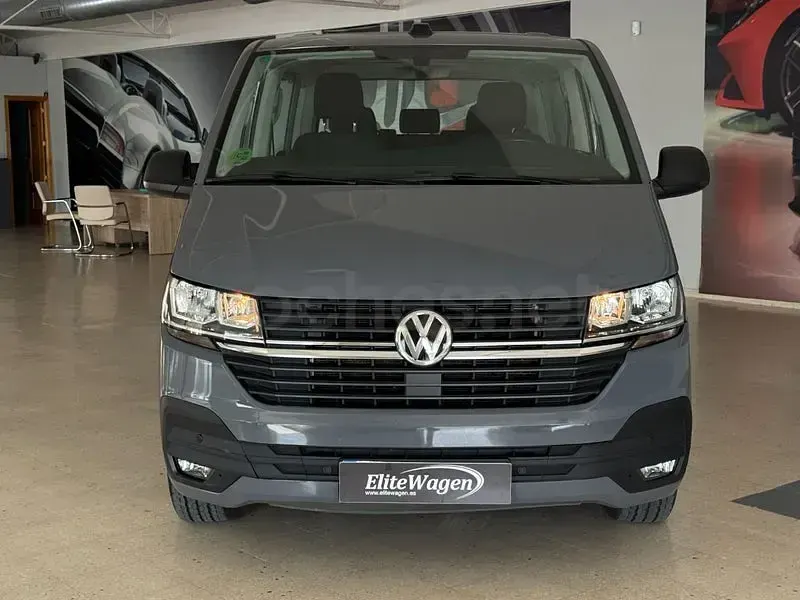 Usado VW Multivan 150 CV (110 kW) 2021 Gris / plata Monovolumen