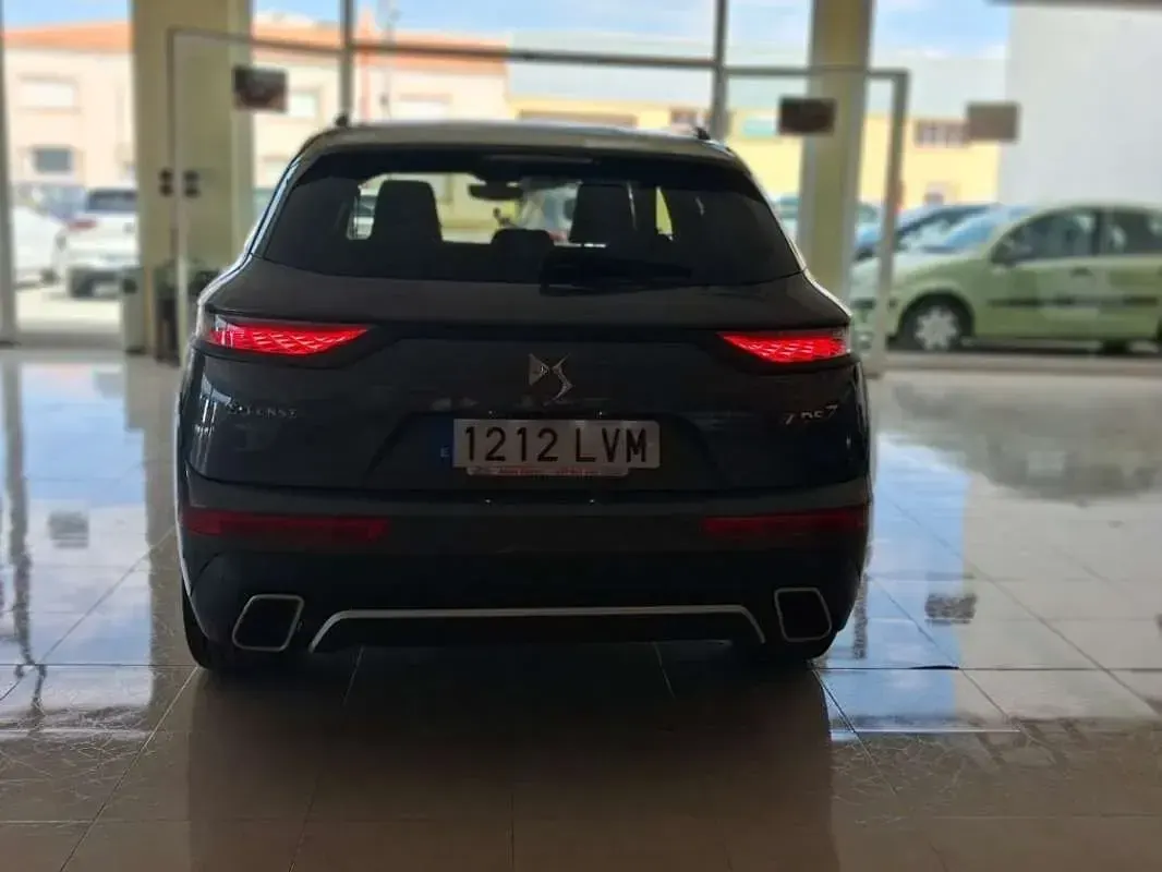 Usado DS Automobiles DS7 Crossback Performance Line Plus 226 CV (166 kW) 2021 Gris SUV