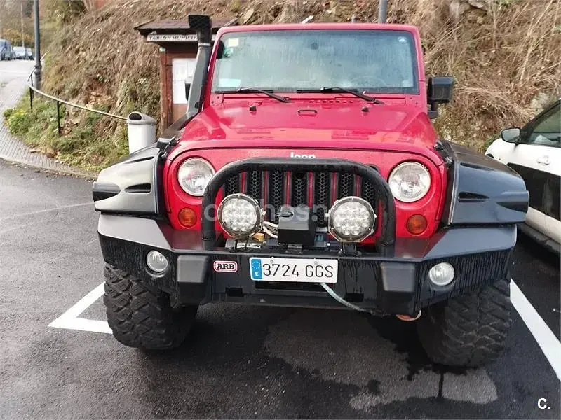 Usado Jeep Wrangler Unlimited Rubicon 177 CV (130 kW) 2008 Rojo SUV