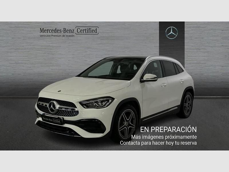 Usado Mercedes GLA180 AMG line 136 CV (100 kW) 2021 Blanco SUV