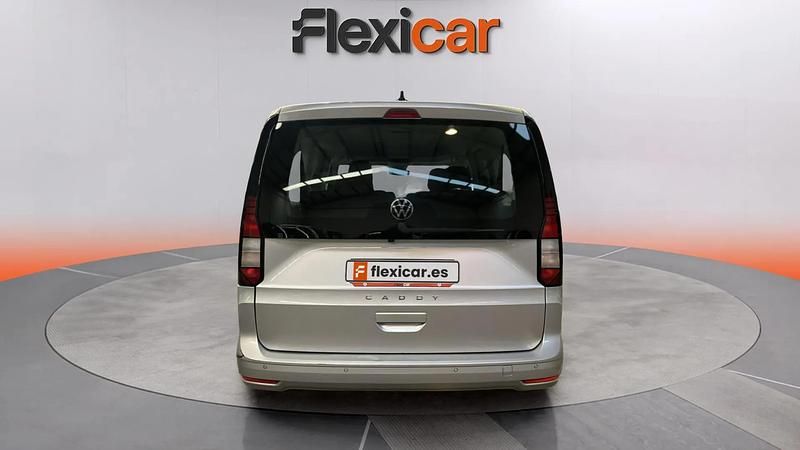 Usado VW Caddy Maxi 122 CV (89 kW) 2024 Gris Monovolumen