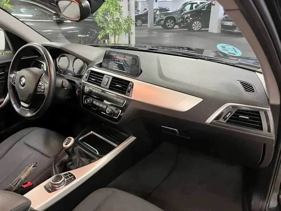 Usado BMW 116 116 CV (85 kW) 2018 Negro Utilitario