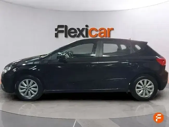 Usado Seat Ibiza Style 110 CV (80 kW) 2021 Negro Utilitario