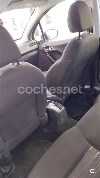 Usado Peugeot 208 Access 82 CV (60 kW) 2018 Blanco Utilitario