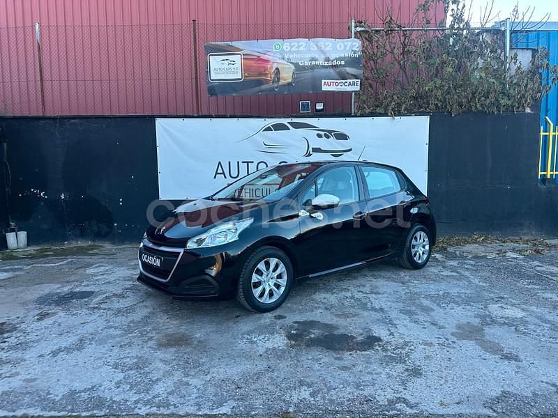 Negro Usado 2019 Peugeot 208 Active Utilitario | 6999 € (Super precio) - Imagen 1/4