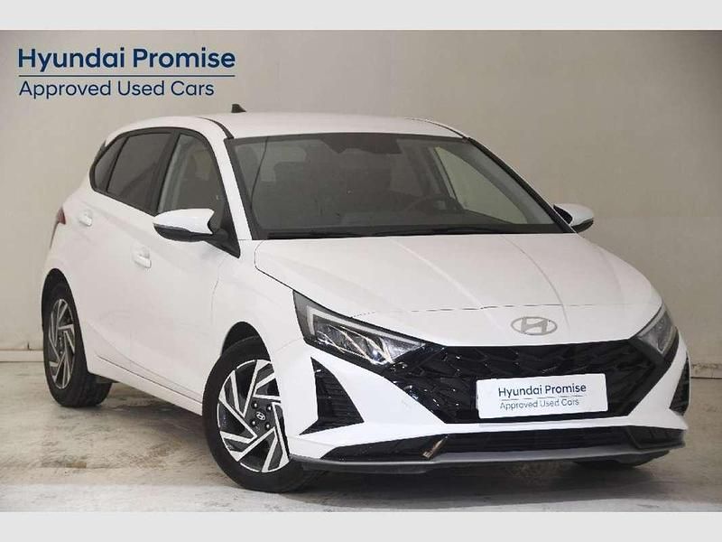 Usado Hyundai i20 101 CV (74 kW) 2025 Blanco Utilitario