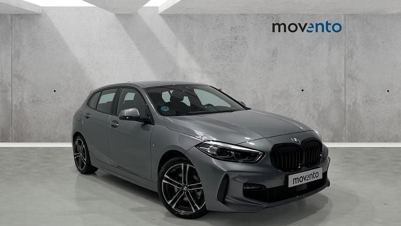 Gris Usado 2024 BMW 118 Comfort Edition Utilitario | 28.490 € (Un poco caro) - Imagen 1/4