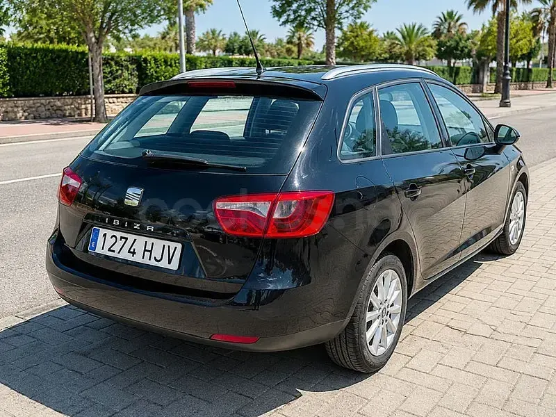 Usado Seat Ibiza ST Style 105 CV (77 kW) 2012 Negro Familiar