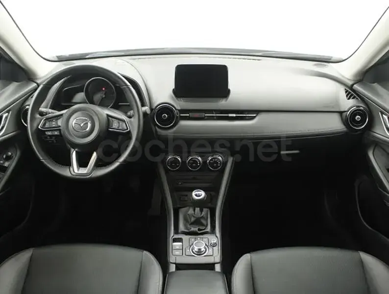 Usado Mazda CX-3 121 CV (88 kW) 2022 Gris / plata SUV