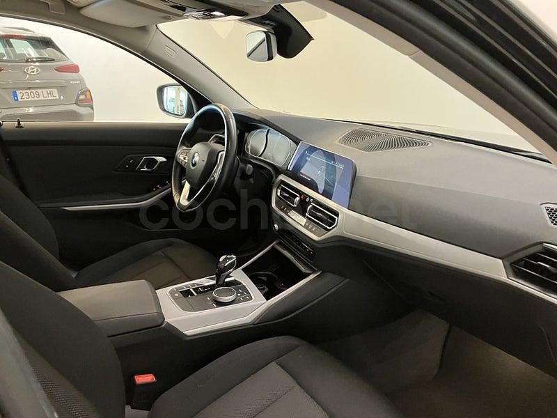 Usado BMW 318 Comfort Edition 150 HP (110 kW) 2021 Preto Sedan