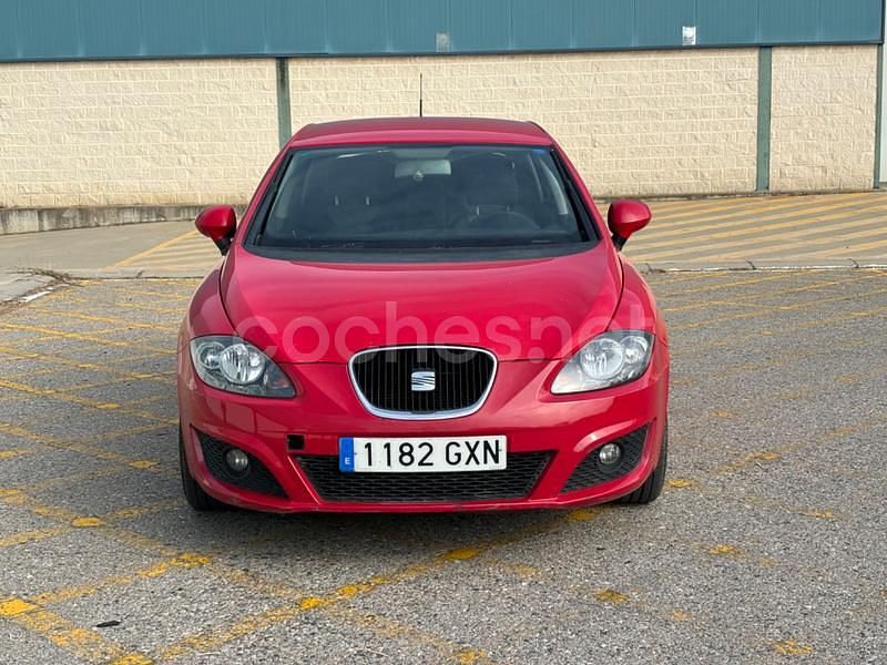Rojo Usado 2010 Seat Leon Reference Berlina | 4500 € (Buen precio) - Imagen 1/4
