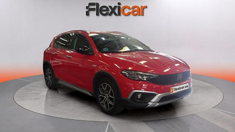 Usado Fiat Tipo 102 CV (75 kW) 2021 Rojo Berlina